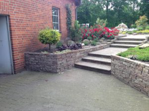 Steintreppe und Mauerung Korte Garten- und Landschaftsbau